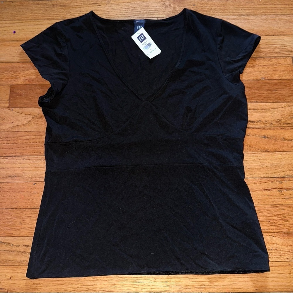 GAP Black Short Sleeve V-Neck Spandex Polyester and Rayon blend top